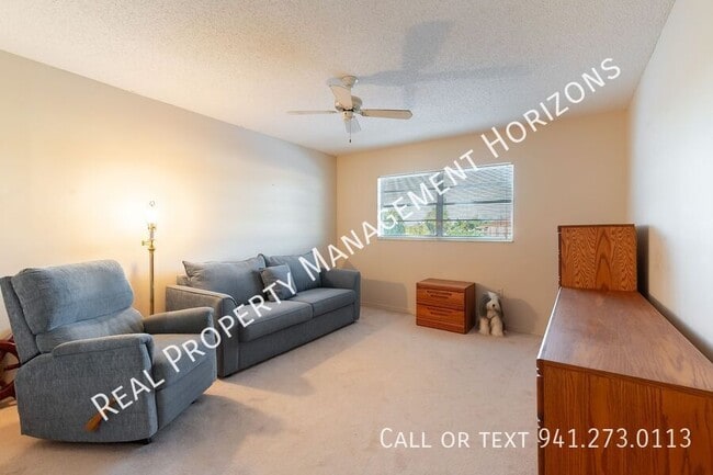 Building Photo - 4813 Independence Dr