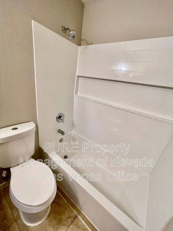 Building Photo - 2650 Sumac Ln