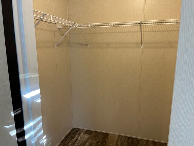 Building Photo - 117 Desander Dr