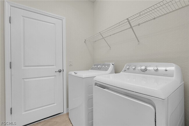 Building Photo - 14720 Cantabria Dr