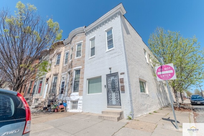 Building Photo - 2608 E Fayette St