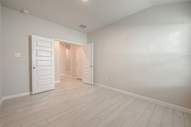 Building Photo - 331 Hbr Frst Ln