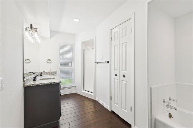 Building Photo - 2201 Jamestown Ct