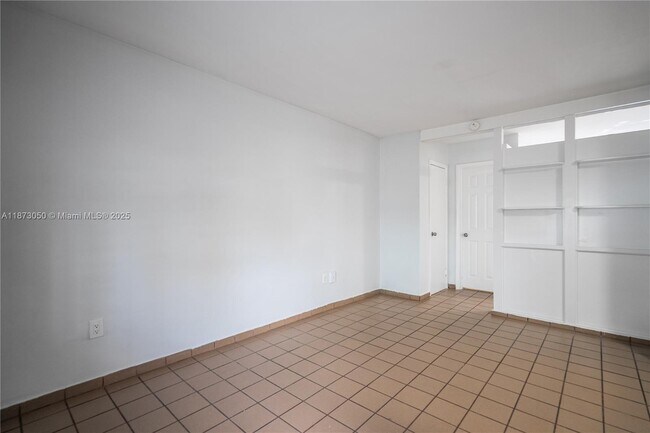 Building Photo - 260 Navarre Ave