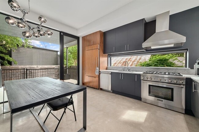 Building Photo - 1208 Hillside Ave