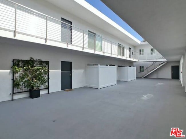 Building Photo - 1900 Silver Lake Blvd