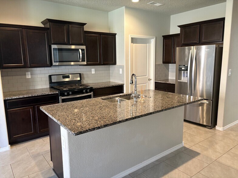 Building Photo - 1741 Nicho Ct NW