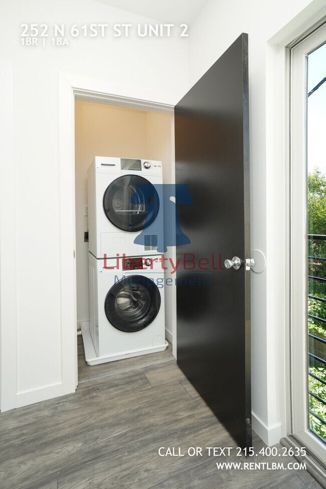 Building Photo - 252 N 61st St