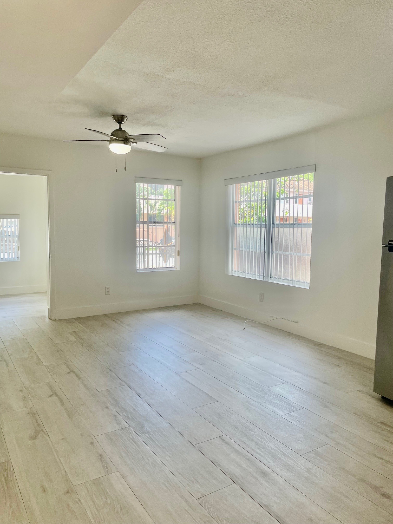 Building Photo - 221 SW 9th Ave