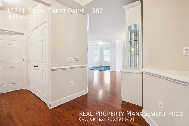 Building Photo - 15221 Royal Crest Dr