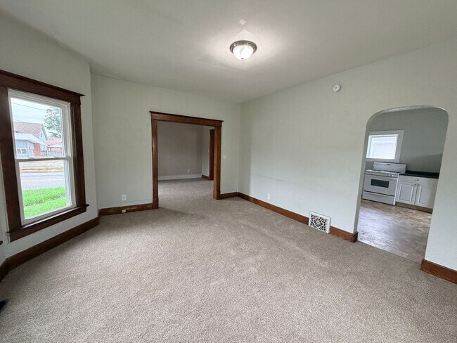 Building Photo - 3902 4th Ave