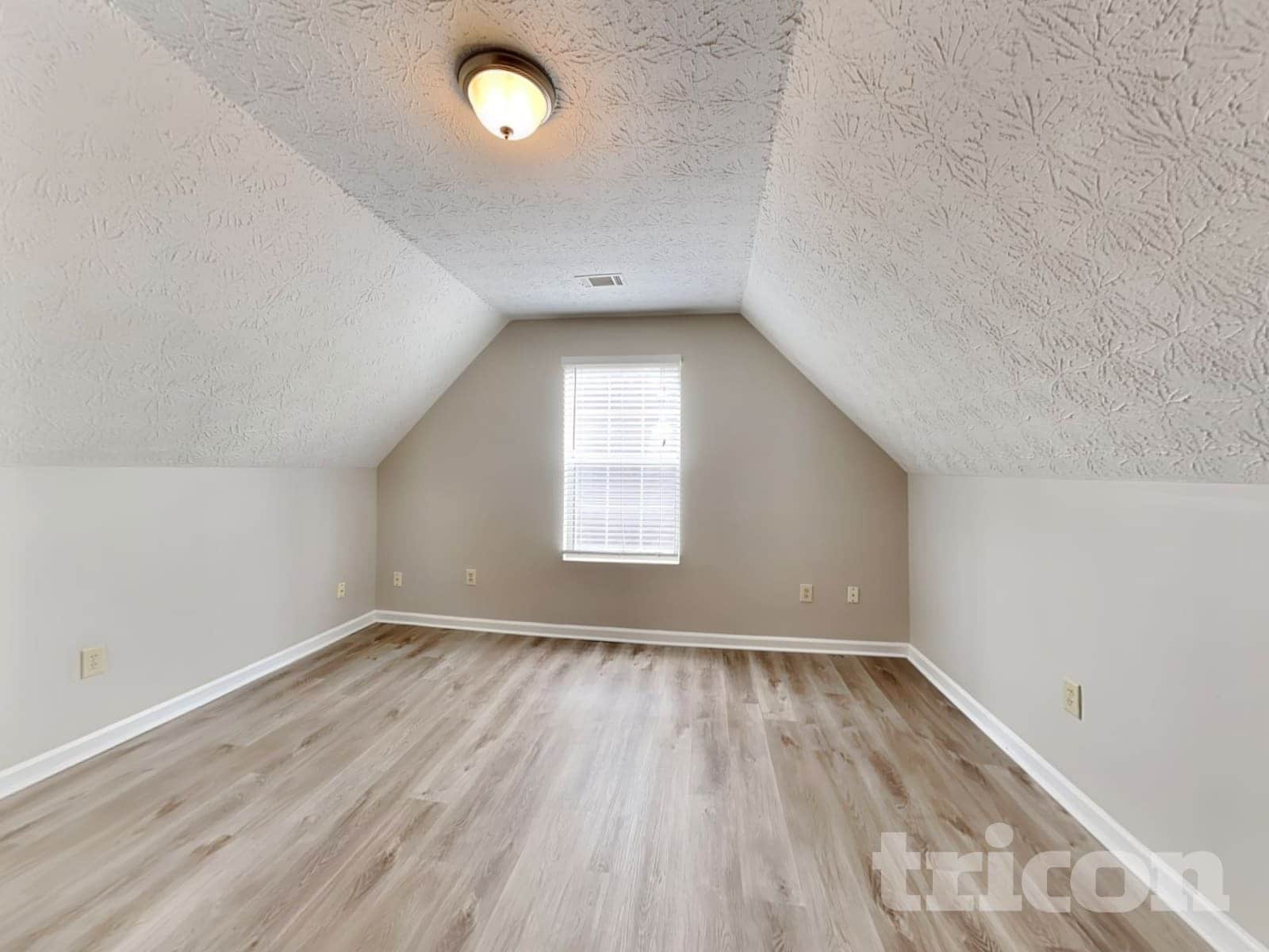 Building Photo - 1475 Watercrest Cir