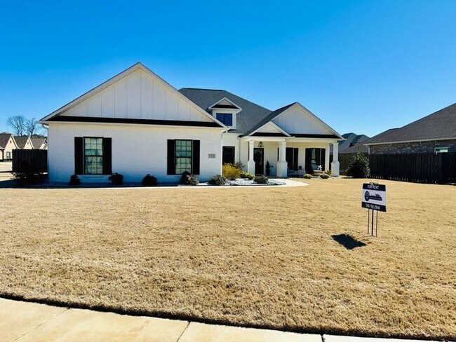 Building Photo - Pre-lease today for a late May move in