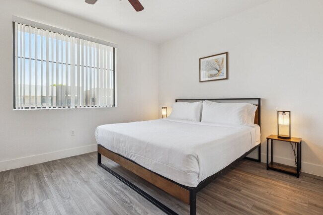 Building Photo - 6610 N 93rd Ave