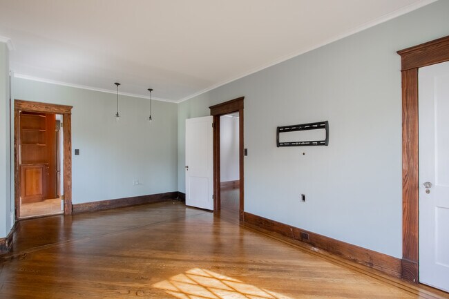 Building Photo - 3 Monmouth Ave