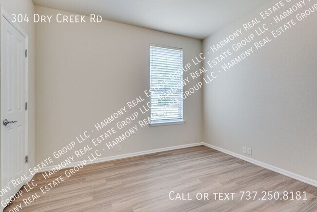 Building Photo - 304 Dry Creek Rd