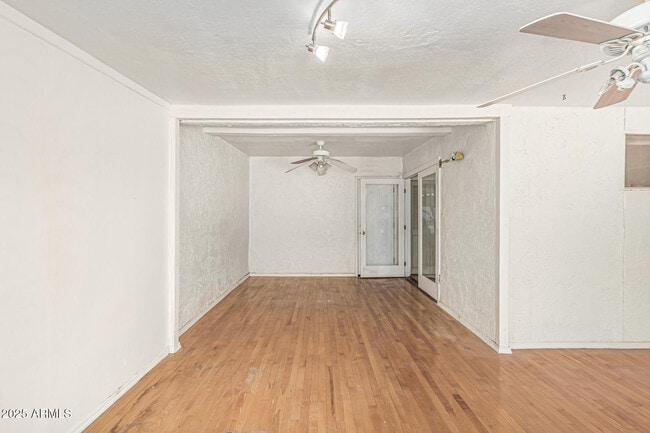 Building Photo - 10343 N 97th Ave