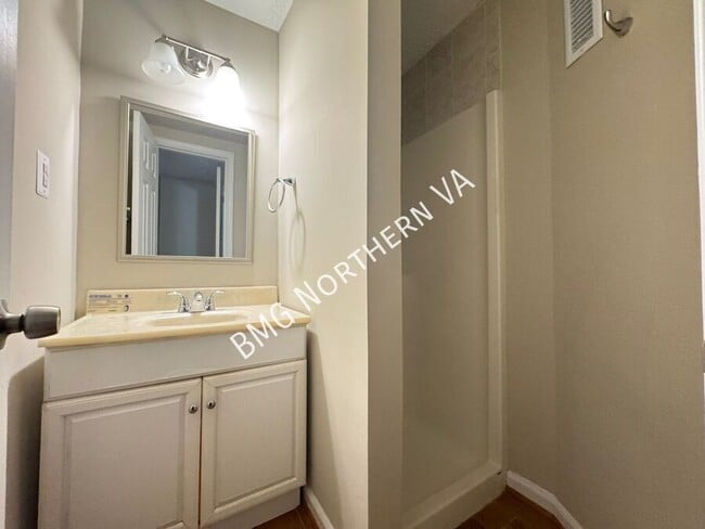 Building Photo - 9606 Scotch Haven Dr