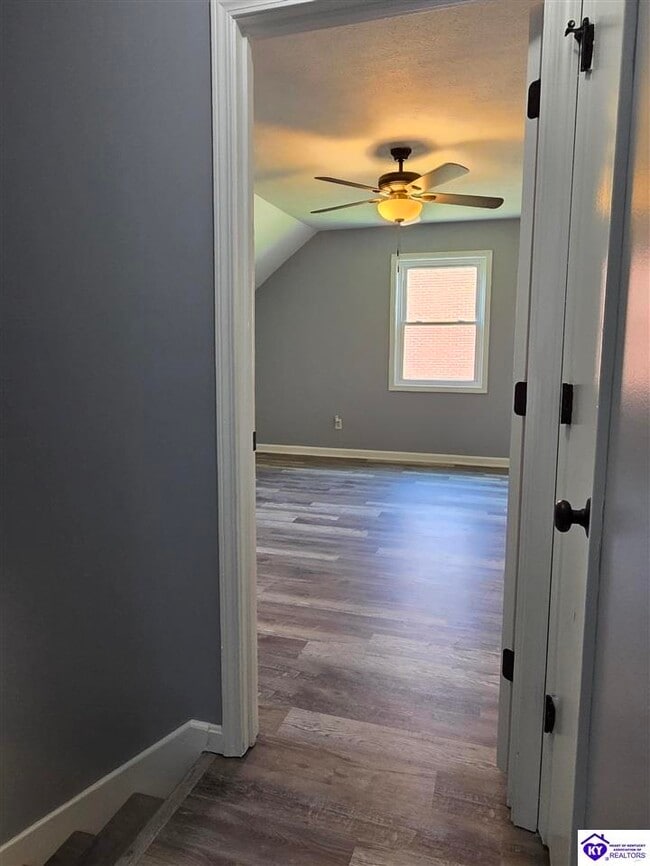 Building Photo - 888 N Woodland Dr