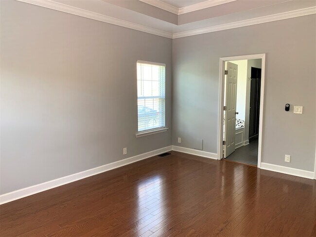 Building Photo - 320 Foundry Cir