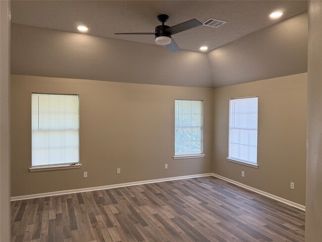 Building Photo - 9634 Therrell Dr