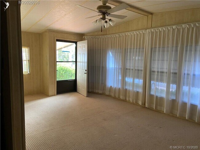 Building Photo - 7777 SE Continental Dr