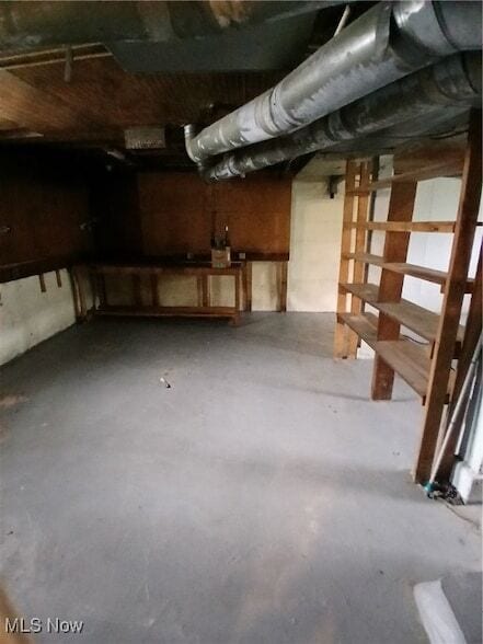 Building Photo - 711 Anoka Ln