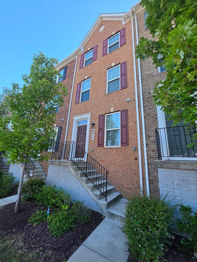 Building Photo - 4917 Crest View Dr