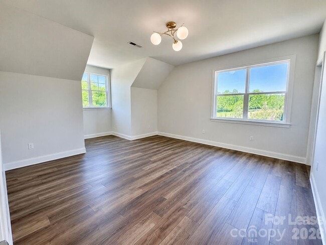 Building Photo - 5944 Bakers Point