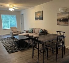 Building Photo - 1420 Collegiate Cir
