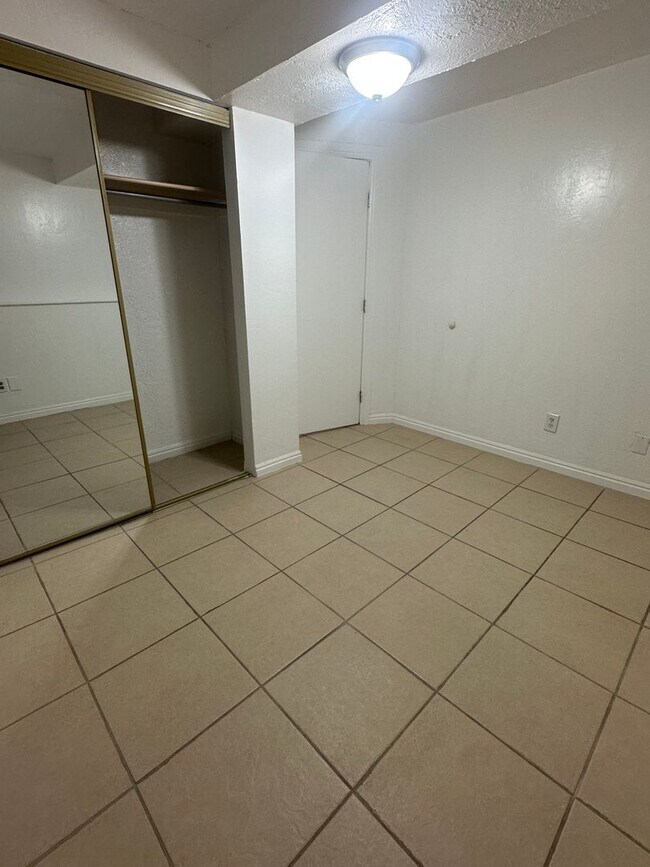 Building Photo - Beautiful 4-Bedroom, 2-Bath Home with Classic Layout and Large Yard