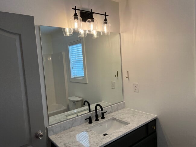 Building Photo - 242 Katydid Dr