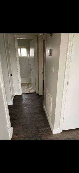 Building Photo - 107 Smith St