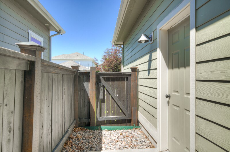 Building Photo - 3167 Spring Ridge Dr