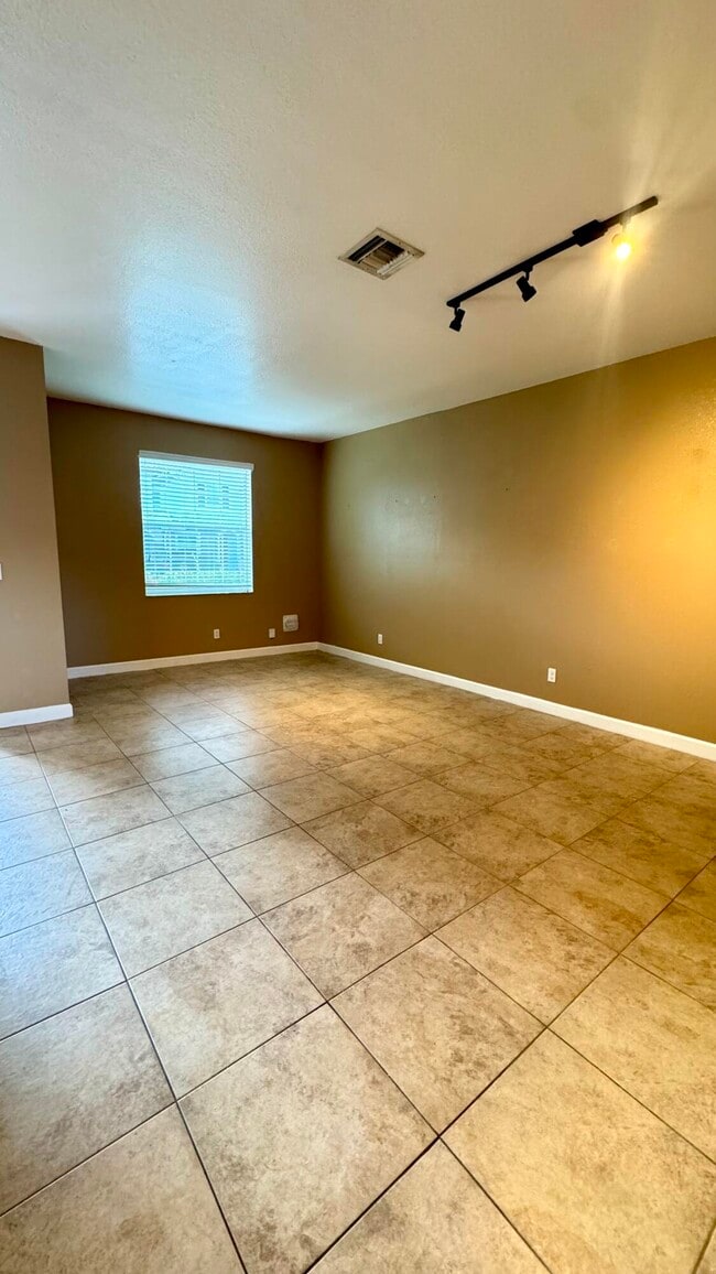 Building Photo - 4324 Maybelle Ln