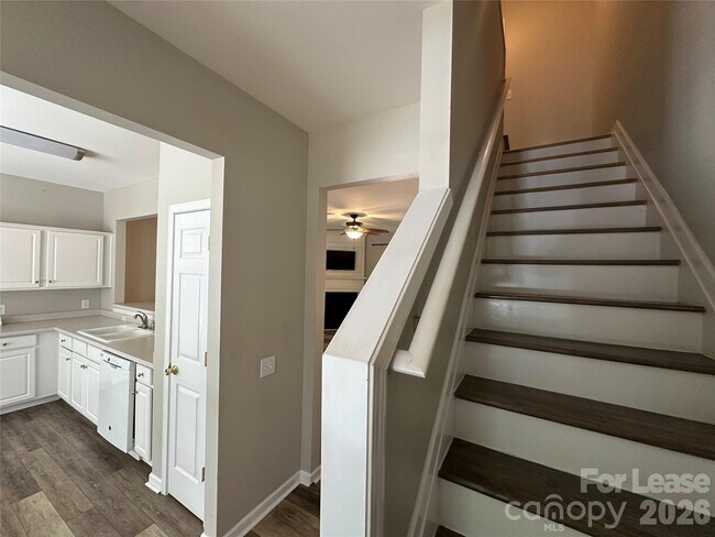 Building Photo - 6626 Rothchild Dr