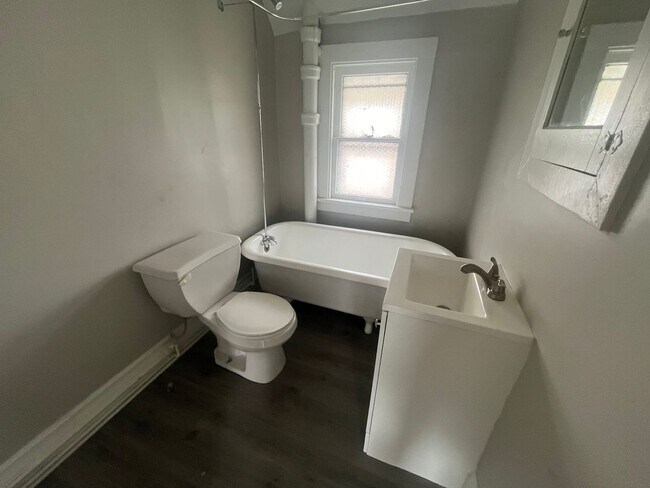 Building Photo - 3511 Memphis Ave