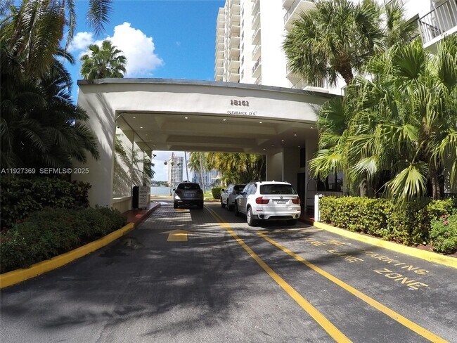 Building Photo - 18151 NE 31st Ct