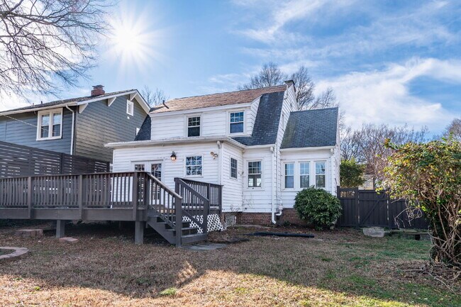 Building Photo - Standout 3-bed, 1.5-bath 1930s Richmond home full of vintage charm