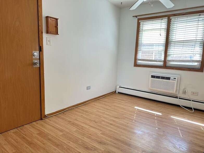 Building Photo - 3853 W 47th St