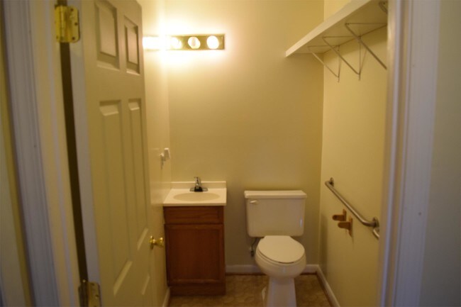 Building Photo - 505 Pocahontas St