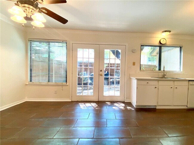 Building Photo - 9535 Quail Village Ln