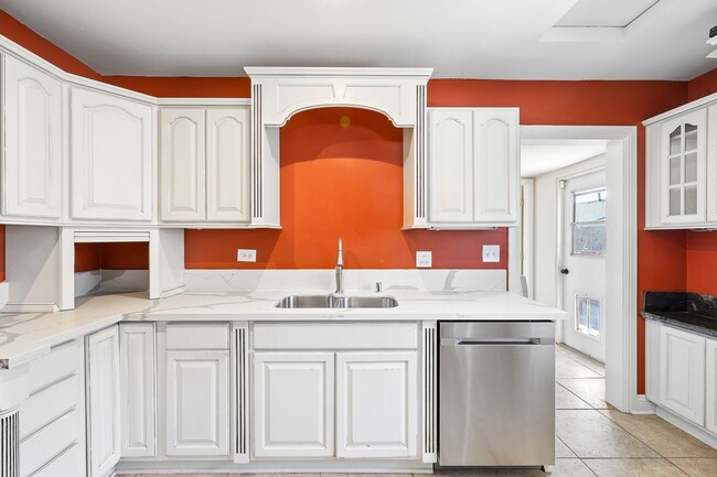 Building Photo - 133 N Tassajara Dr