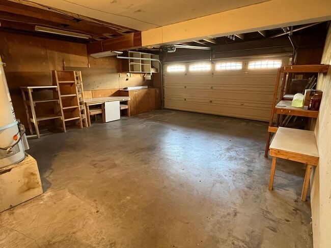 Building Photo - Beautiful 4 Bed | 3 Bath Home in Santee with Downstairs Bedroom & Full Bath!