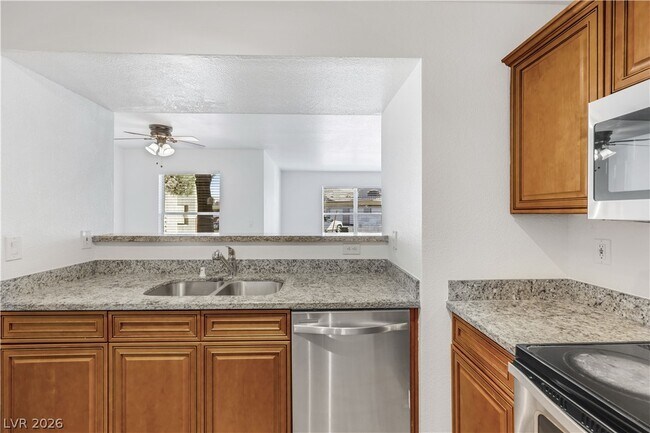 Building Photo - 5055 W Hacienda Ave