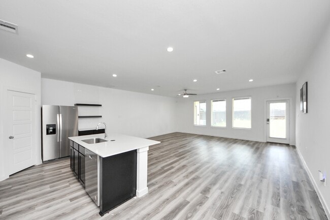 Building Photo - 12326 Basilwood Dr
