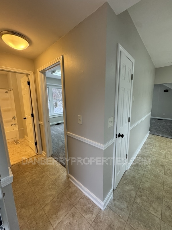 Building Photo - 929 Tiffin Ave