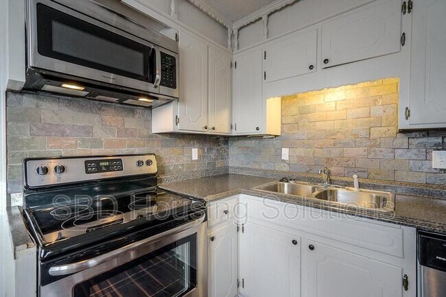 Building Photo - 16423 E 29th St