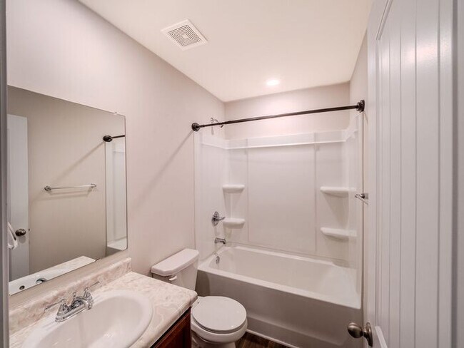 Building Photo - 400 Ruths Blvd