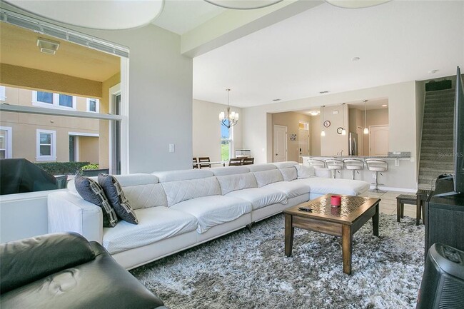 Building Photo - 13540 Fountainbleau Dr